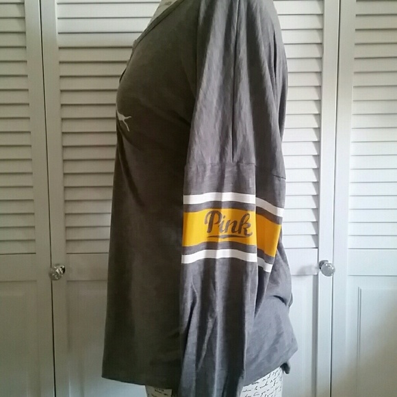 !HOST PICK! 👑PINK Collegiate Long Sleeve Tee👑 - Picture 3 of 6